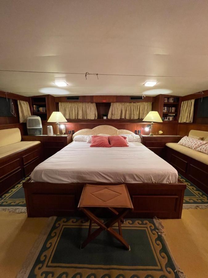 Hotel Yacht Our Alissa San Adrián de Besós Zewnętrze zdjęcie