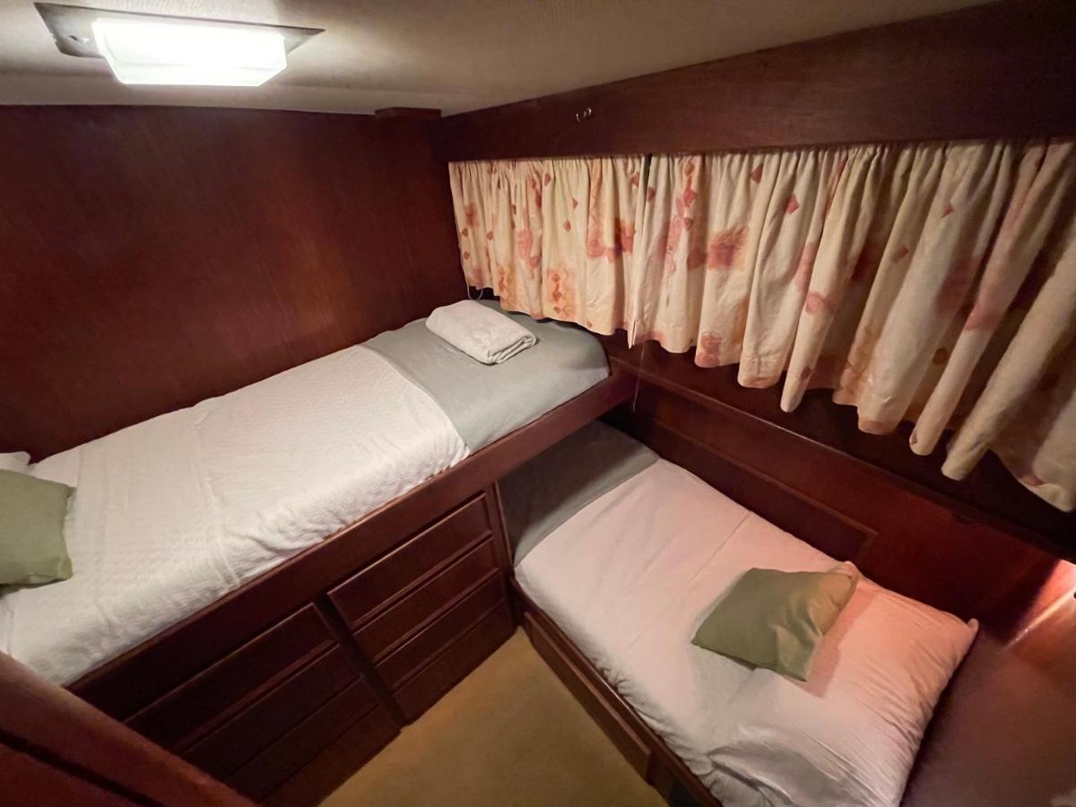 Hotel Yacht Our Alissa San Adrián de Besós Zewnętrze zdjęcie