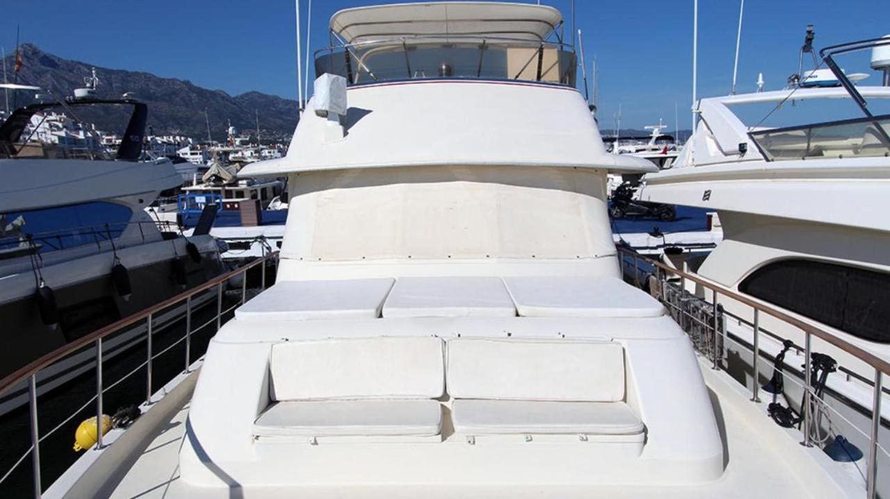 Hotel Yacht Our Alissa San Adrián de Besós Zewnętrze zdjęcie