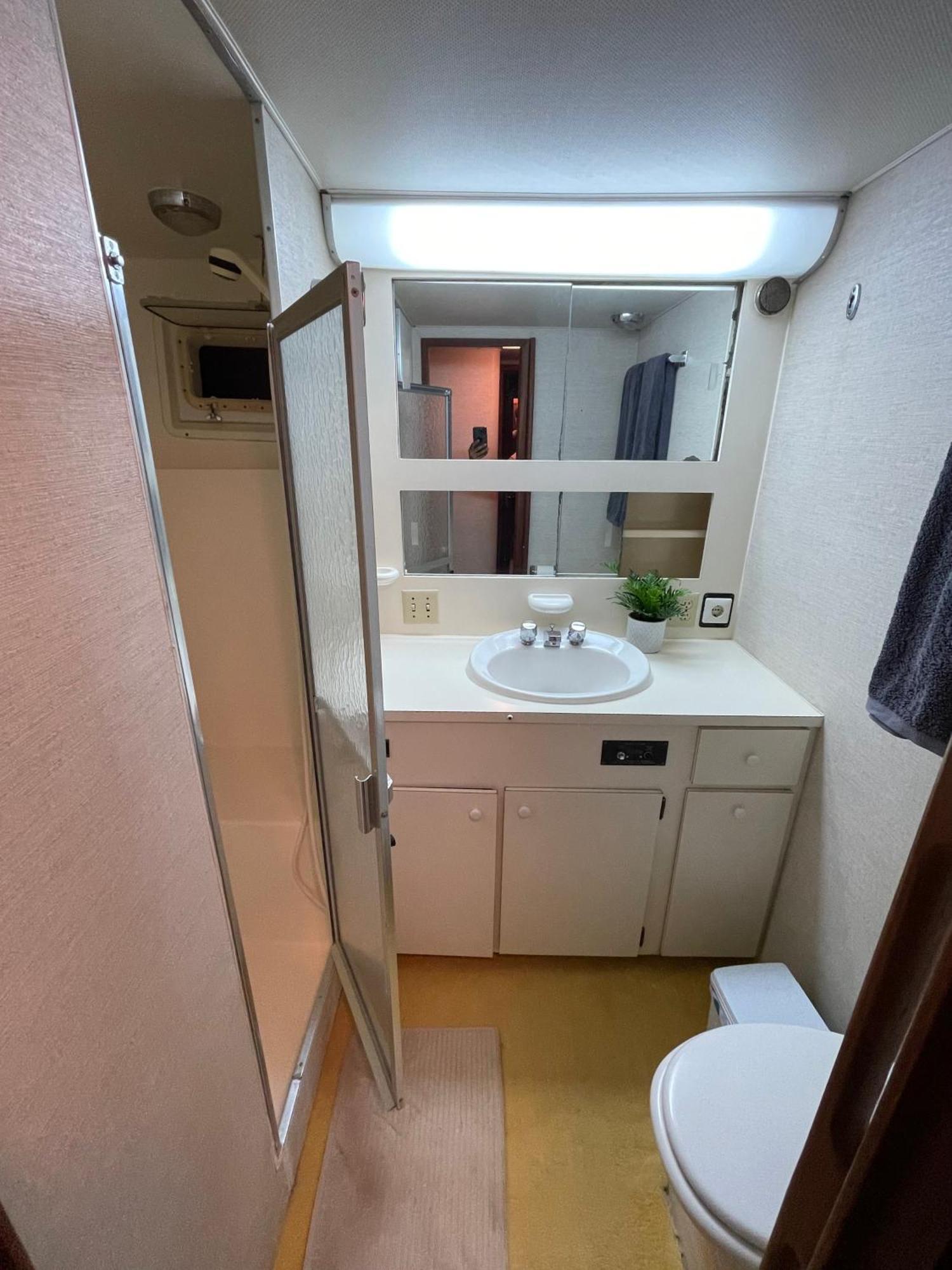 Hotel Yacht Our Alissa San Adrián de Besós Zewnętrze zdjęcie